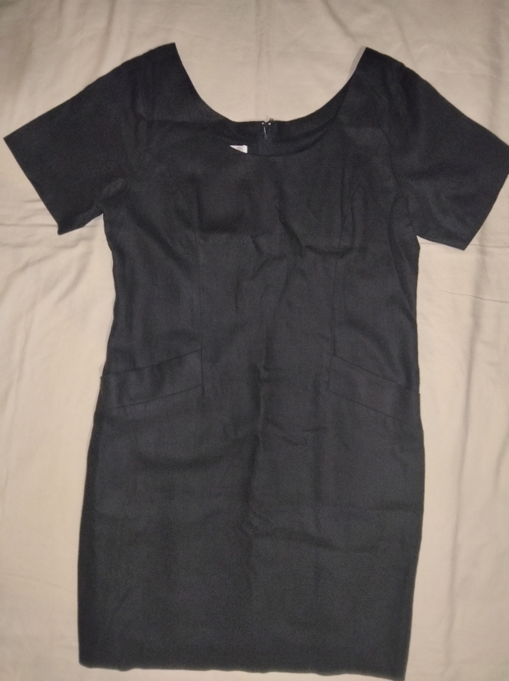 Elegant Black Short-Sleeve Mini Dress - Picture 2 of 4